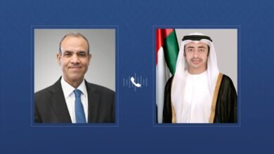 عبدالله بن زايد ووزير الخارجية المصري يبحثان هاتفياً العلاقات الأخوية وتطورات الأوضاع الإقليمية