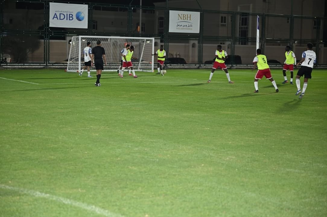 أجواء تنافسية في بطولة المؤسسات لكرة القدم ضمن "تحدي حفيت" الرياضي 1 أجواء تنافسية في بطولة المؤسسات لكرة القدم ضمن "تحدي حفيت" الرياضي