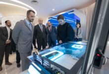 سلطان بن أحمد القاسمي يزور مركز هواوي للبحث والتطوير ومجموعة شنغهاي الإعلامية في الصين