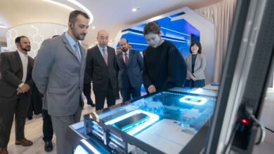 سلطان بن أحمد القاسمي يزور مركز هواوي للبحث والتطوير ومجموعة شنغهاي الإعلامية في الصين