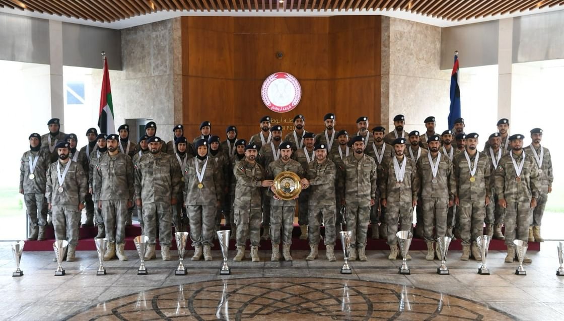 قائد عام شرطة أبوظبي يكرم الفائزين ببطولة وزارة الداخلية للرماية 1 قائد عام شرطة أبوظبي يكرم الفائزين ببطولة وزارة الداخلية للرماية