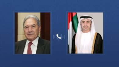 عبدالله بن زايد ووزير خارجية نيوزيلندا يبحثان هاتفيا علاقات التعاون والشراكة بين البلدين