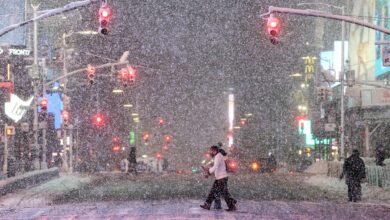 إغلاق شبكة المواصلات في نيويورك مع بدء عاصفة ثلجية كبرى