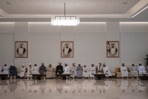 زايد بن محمد بن زايد يقدم واجب العزاء في وفاة والدة عبدالحميد محمد عبدالحميد الحوسني