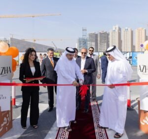 «مجموعة الإمارات العقارية» تسلّم 347 فيلا في «أزهى» بعجمان