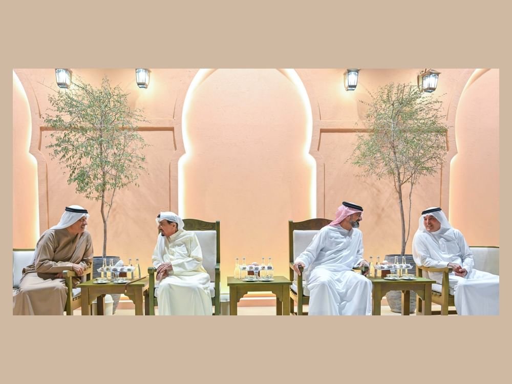 حاكم عجمان وولي عهده يتقبلان التهاني بشهر رمضان من الشيوخ والغرير والمواطنين 1 حاكم عجمان وولي عهده يتقبلان التهاني بشهر رمضان من الشيوخ والغرير والمواطنين