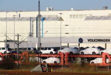 تراجع مبيعات السيارات بأوروبا في يناير 2026 وسط نمو متسارع للمركبات الكهربائية