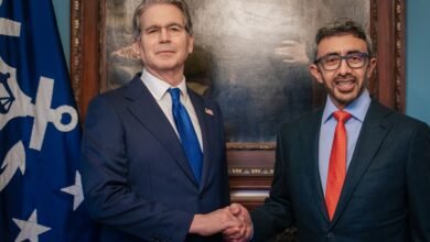 عبدالله بن زايد يلتقي وزير الخزانة الأمريكي في واشنطن