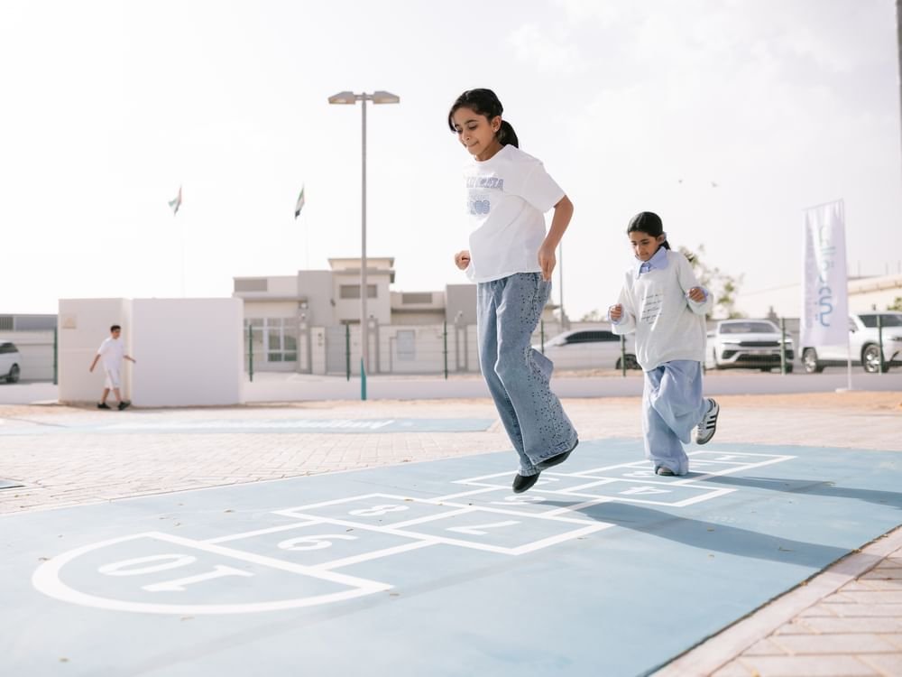 بلدية دبي تفتتح الساحات الترفيهية في لهباب (1 و2) ونزوه 1 بلدية دبي تفتتح الساحات الترفيهية في لهباب (1 و2) ونزوه