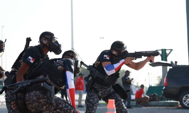 قادة الفرق الدولية يشيدون بتطور تحدي الإمارات للفرق التكتيكية "سوات 2026" 5 قادة الفرق الدولية يشيدون بتطور تحدي الإمارات للفرق التكتيكية "سوات 2026"
