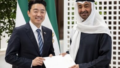 رئيس الدولة يتسلم رسالة خطية من الرئيس الكوري خلال استقباله المبعوث الخاص