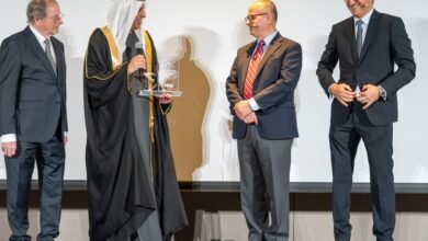 حاكم رأس الخيمة يكرم البروفيسور عمر ياغي بمنحه "جائزة الشيخ سعود العالمية لعلوم المواد"