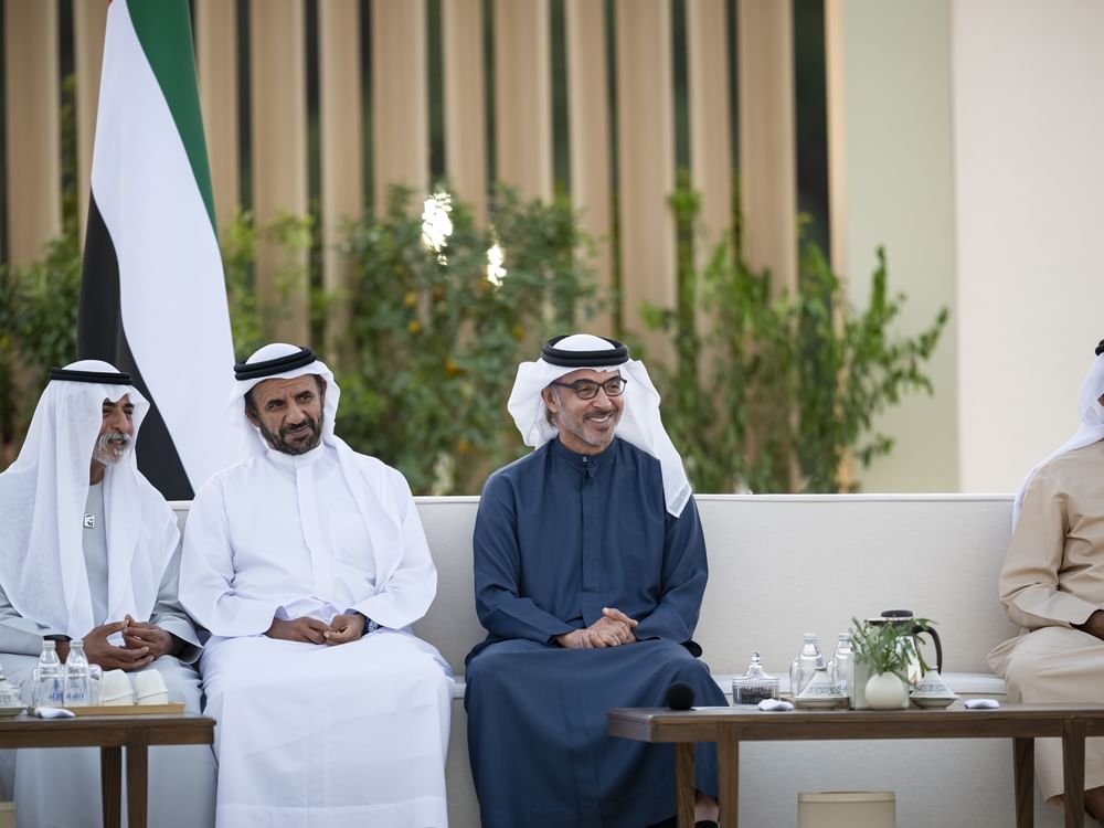 هزاع بن زايد يستقبل كبار المسؤولين والموظفين المهنئين بشهر رمضان المبارك 1 هزاع بن زايد يستقبل كبار المسؤولين والموظفين المهنئين بشهر رمضان المبارك