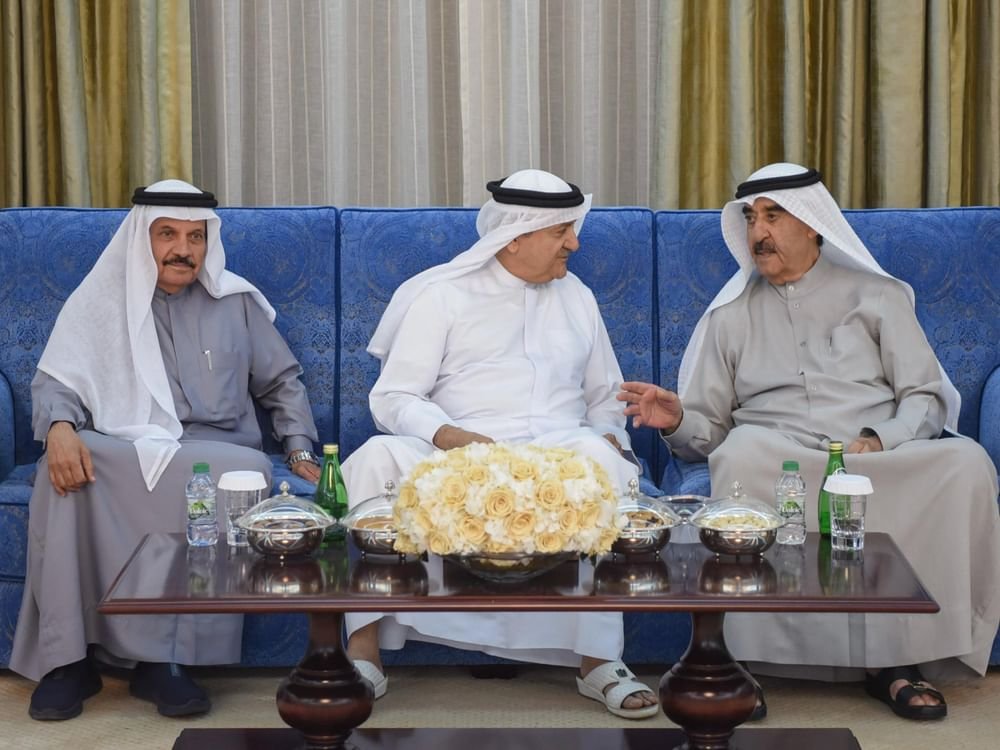 حاكم أم القيوين وولي عهده يستقبلان المهنئين بشهر رمضان 1 حاكم أم القيوين وولي عهده يستقبلان المهنئين بشهر رمضان