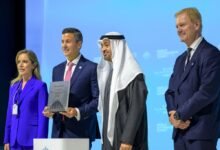 ئيس الدولة يسلم رئيس الباراغواي الجائزة العالمية للحكومات الأكثر تطوراً