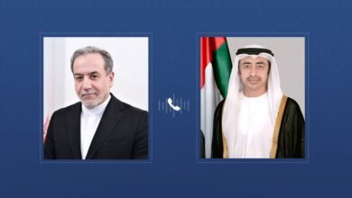 عبدالله بن زايد يتلقى اتصالاً هاتفياً من وزير الخارجية الإيراني