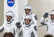 "ناسا" تطلق صاروخا يحمل طاقما من الرواد إلى محطة الفضاء الدولية لإجراء تجارب علمية