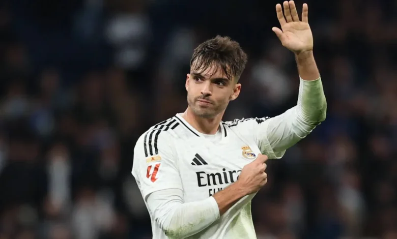 ناد إنجليزي يتحرك نحو مدافع ريال مدريد