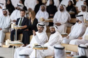 نهيان بن زايد يشهد جلسة بمجلس محمد بن زايد حول فكر الوالد المؤسس في التعاون