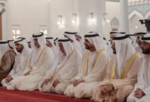 حاكم الشارقة يؤدي صلاة عيد الفطر السعيد في مسجد الشارقة