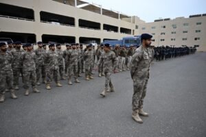 مديرو قطاعات شرطة أبوظبي يهنئون المناوبين بعيد الفطر السعيد 3 مديرو قطاعات شرطة أبوظبي يهنئون المناوبين بعيد الفطر السعيد