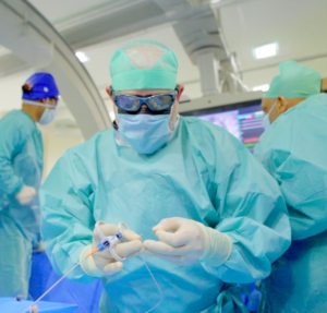 إنجاز طبي.. مدينة الشيخ خليفة الطبية تنجح في إجراء أول خزعة قلبية للأطفال بالإمارات