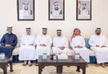 خليفة شاهين وسعيد الهاجري ينقلان تعازي عبدالله بن زايد في وفاة الشهيد محمد أزنيبلة