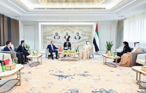 صقر غباش يستقبل السفير الصيني