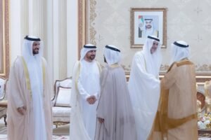 حاكم الشارقة يستقبل المهنئين بعيد الفطر السعيد 5 حاكم الشارقة يستقبل المهنئين بعيد الفطر السعيد