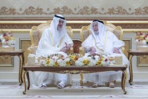 حاكم الشارقة يستقبل المهنئين بعيد الفطر السعيد 4 حاكم الشارقة يستقبل المهنئين بعيد الفطر السعيد