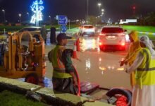 فرق العمل بمنطقة الظفرة تبذل جهودا استثنائية للتعامل مع الحالة الجوية