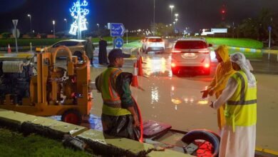 فرق العمل بمنطقة الظفرة تبذل جهودا استثنائية للتعامل مع الحالة الجوية