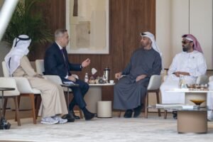 رئيس الدولة يستقبل وزير الخارجية التركي 3 رئيس الدولة يستقبل وزير الخارجية التركي