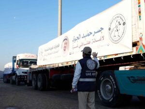 طرود غذائية ومستلزمات طبية.. "جسر حميد الجوي" يسابق الزمن لإغاثة غزة