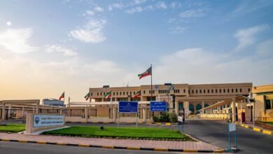 الكويت: خروج 7 خطوط هوائية لنقل الطاقة الكهربائية عن الخدمة جراء سقوط شظايا