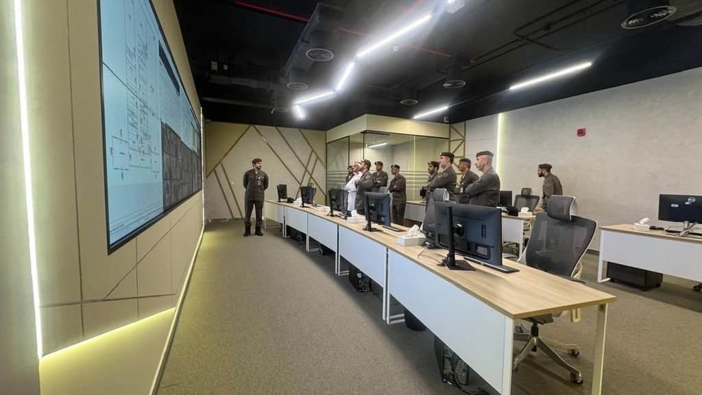 مدير إقامة دبي: تكامل الجاهزية عبر المنافذ يعزز تنافسية الإمارة ويرسّخ منظومة أمنها 1 مدير إقامة دبي: تكامل الجاهزية عبر المنافذ يعزز تنافسية الإمارة ويرسّخ منظومة أمنها