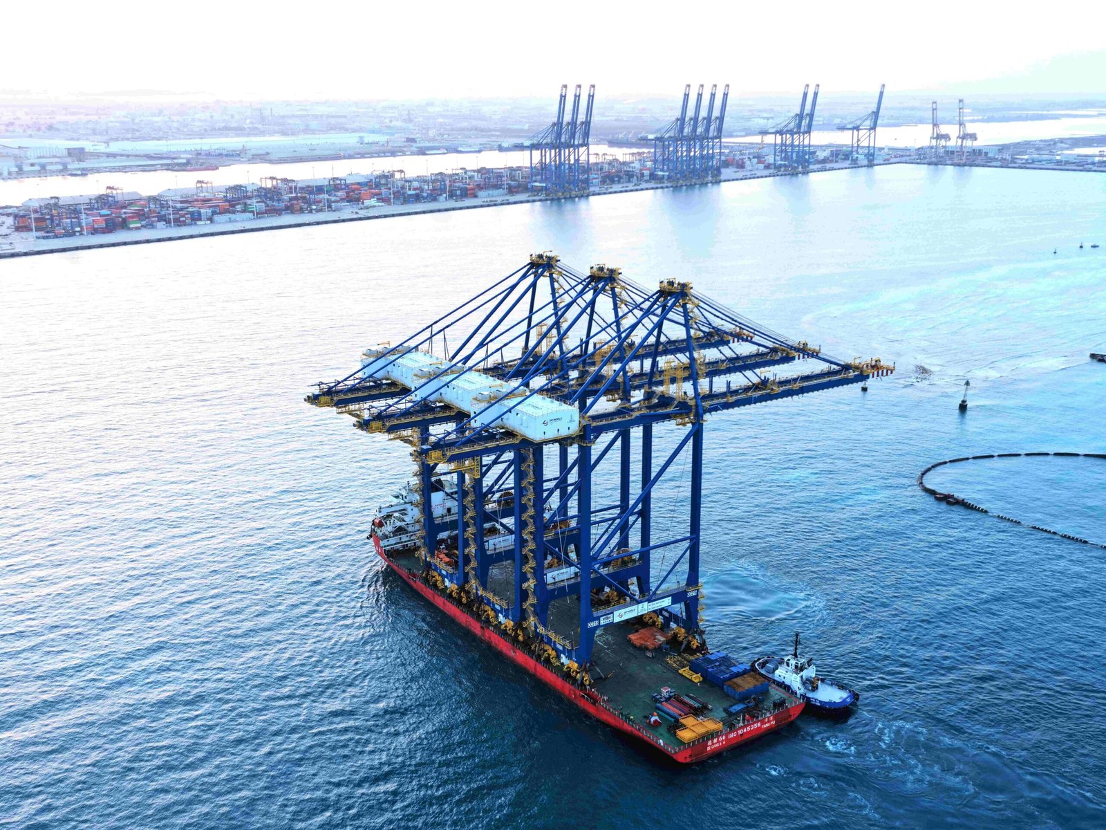 موانئ دبي العالمية تُضيف ثلاث رافعات رصيف في محطة جدة 1 موانئ دبي العالمية تُضيف ثلاث رافعات رصيف في محطة جدة