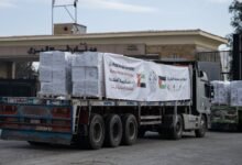 "الفارس الشهم 3" تواصل دعم غزة بدخول القافلة 328 محملة بـ "كسوة الأمل لأطفالنا في غزة"