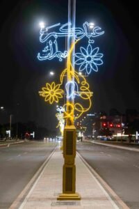 لوحات مضيئة بلمسة تراثية.. أبوظبي تستقبل عيد الفطر بحلة استثنائية