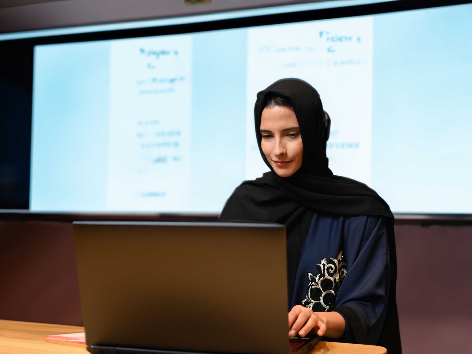 انطلاق الفصل الثالث والتعلم عن بُعد يدعم جودة الخطط الدراسية ورفاه الطلبة 1 انطلاق الفصل الثالث والتعلم عن بُعد يدعم جودة الخطط الدراسية ورفاه الطلبة