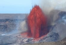 ثوران بركان "كيلاويا" يغلق طرقا ومتنزها وطنيا في هاواي