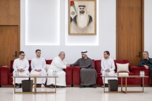 ذياب بن محمد بن زايد يقدم واجب العزاء في وفاة آلاء نادر مشتهى