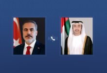 عبدالله بن زايد يعزي هاتفيا وزير خارجية الجمهورية التركية الصديقة باستشهاد طاقم طائرة مروحية