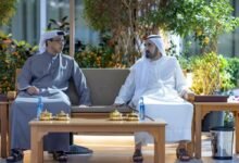 محمد بن راشد يلتقي منصور بن زايد ويبحث معه سبل تعزيز مسيرة التنمية الشاملة في دولة الإمارات