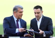 تشافي: لابورتا "الكاذب" منع عودة ميسي إلى برشلونة