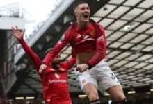 مانشستر يونايتد يكرم ضيافة أستون فيلا بثلاثية