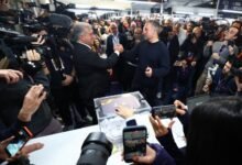 لابورتا يقترب من الاحتفاظ برئاسة برشلونة