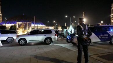 *شرطة أبوظبي تعزز جهودها الميدانية لتأمين المصلين في جامع الشيخ زايد وجامع الشيخ خليفة ليلة 27 من رمضان*