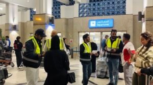 شركة إماراتية تقود مهمة إنسانية لإعادة مواطنين أوروبيين عالقين عبر مطار الشارقة الدولي إلى بلادهم 3 شركة إماراتية تقود مهمة إنسانية لإعادة مواطنين أوروبيين عالقين عبر مطار الشارقة الدولي إلى بلادهم