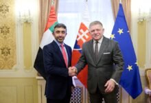 عبدالله بن زايد يلتقي رئيس وزراء سلوفاكيا خلال زيارة عمل إلى براتيسلافا